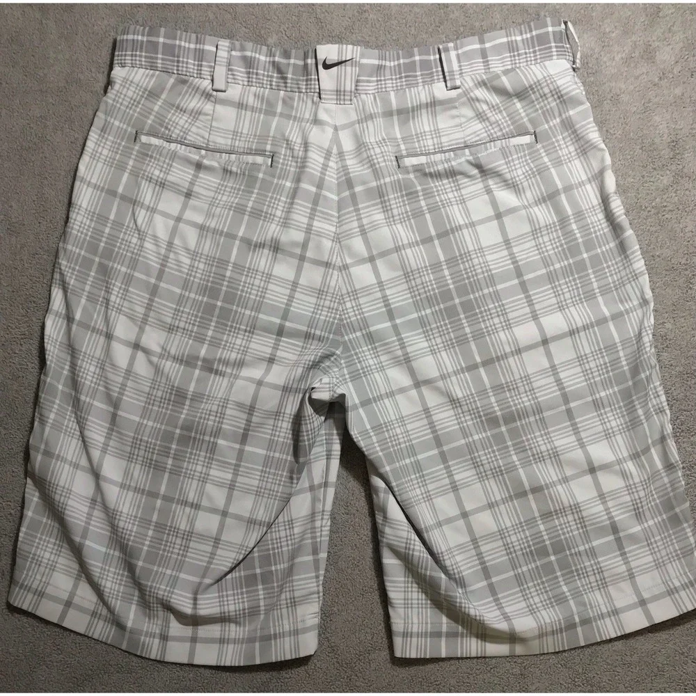 NIKE GOLF Tour Performance Men's Sz 34 Plaid White Gray Dri-Fit Shorts‎
